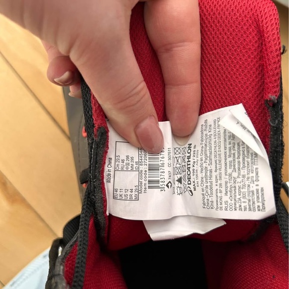 Puma Black and Red Skates - Picture 5 of 5